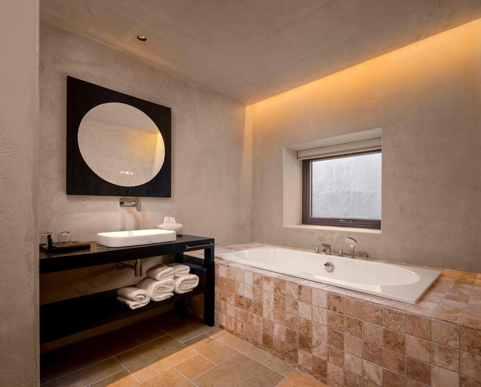 Hotel Luxwild Jilai 5*
